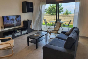פינוק באכזיב - דירת גן עם ג'קוזי Luxury Living at Achziv Beach Apartment with Garden and Jacuzzi